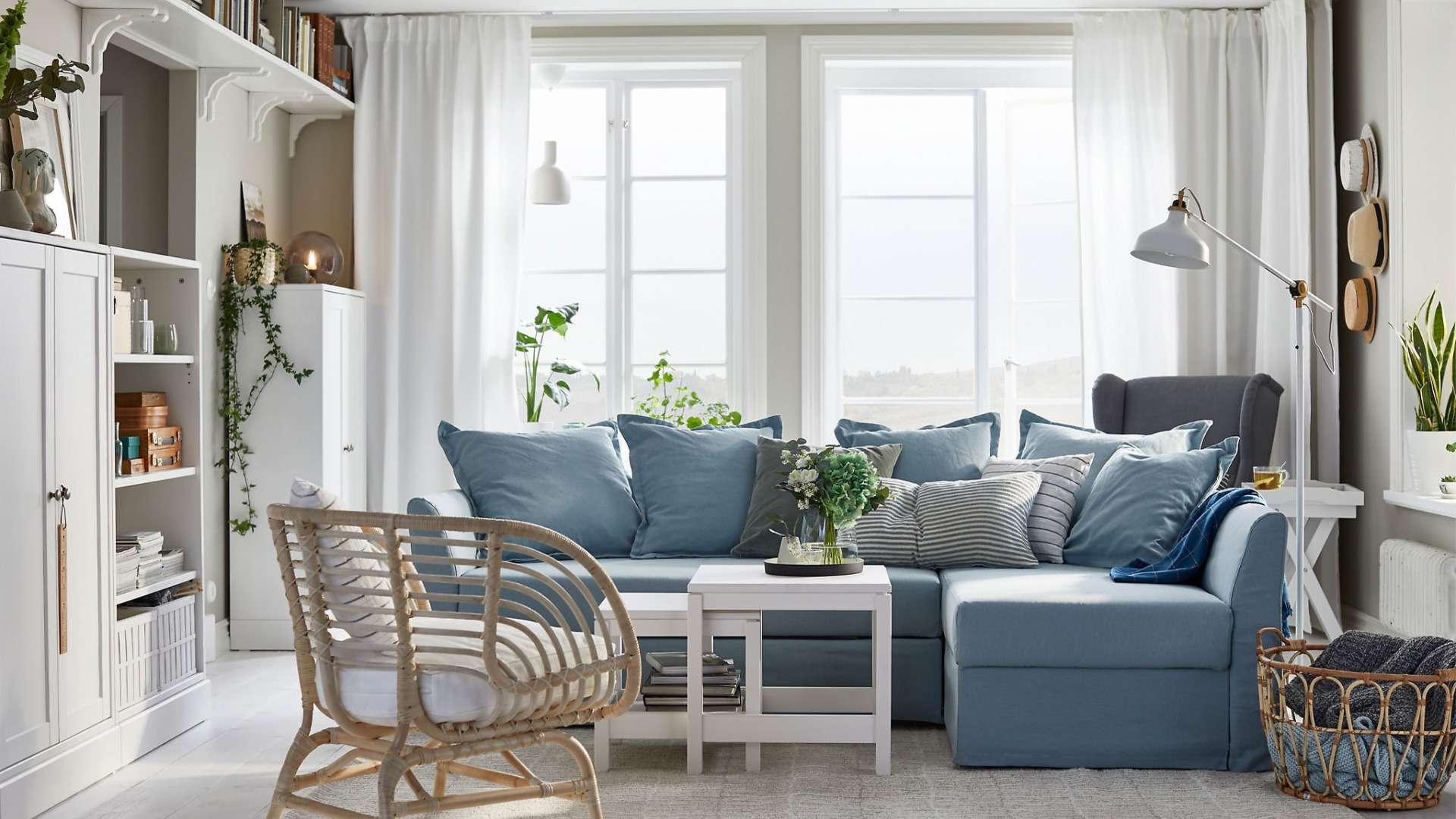 08 Salon moderno decorado con muebles de estilo Ikea